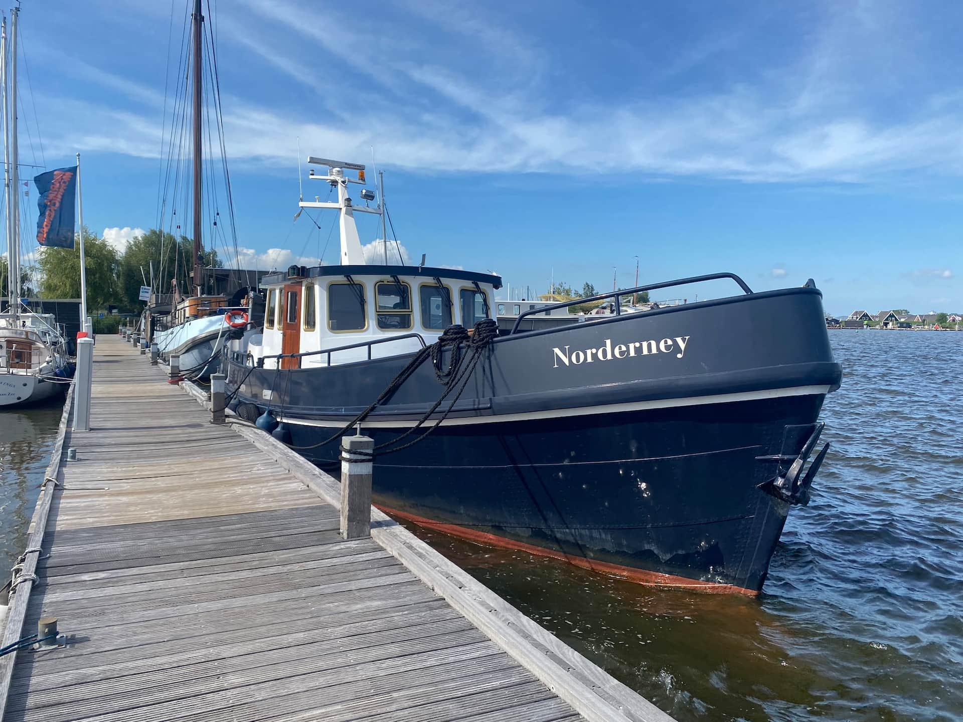 Norderney aan de steiger in de haven van Monnickendam